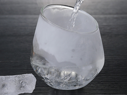 斜口杯