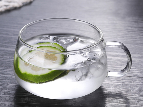 圆润玻璃杯